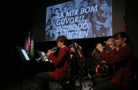 OBLETNICA POŽIGA CERKNICE 03 FOTO LJUBO VUKELIČ